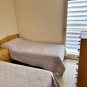 https://piso-con-parking-en-el-centro-a-2-minutos-de-la-playa.topcostabravahotels.com