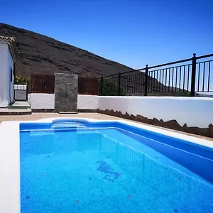 https://las-hadas.in-canary-islands.com